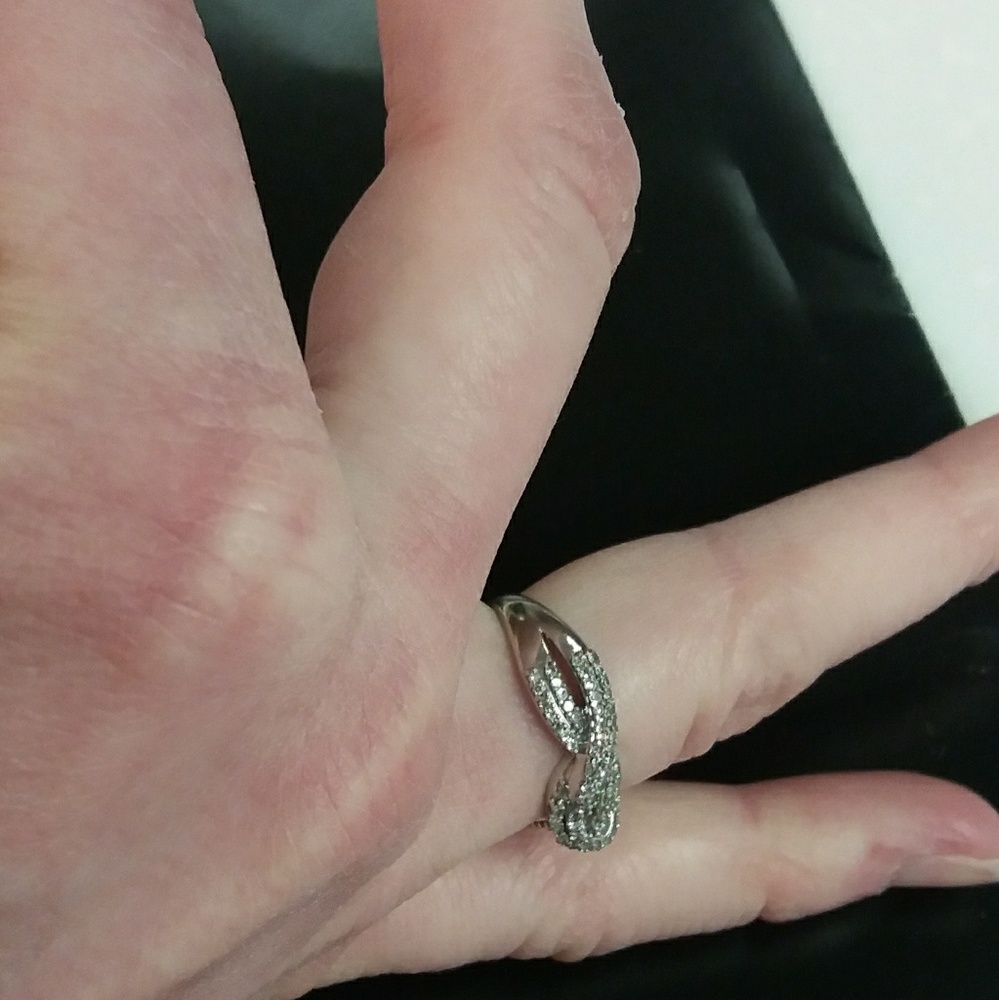 Ring - Picture 3 of 8